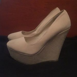 Wedge Pumps